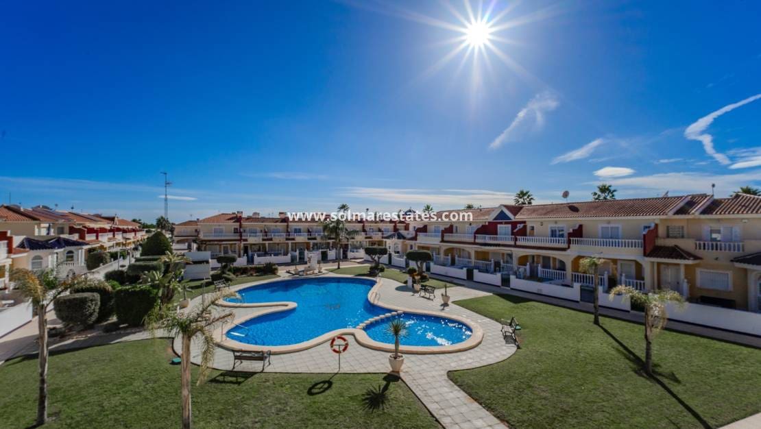 3 chambre Maison de Ville à vendre à Ciudad Quesada avec piscine - 235 000 € (Ref: 9396294)