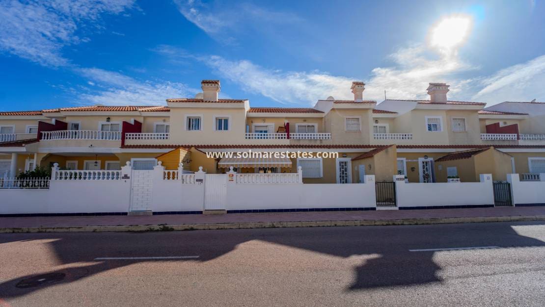 3 chambre Maison de Ville à vendre à Ciudad Quesada avec piscine - 235 000 € (Ref: 9396294)