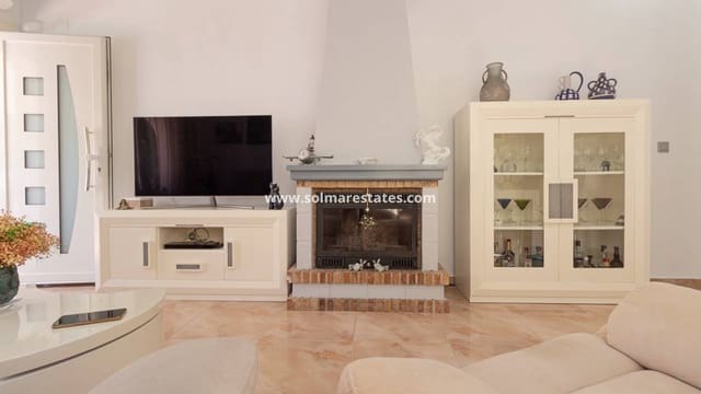 3 soverom Kjedet enebolig til salgs i La Zenia, Orihuela med svømmebasseng - € 312 000 (Ref: 9396706)