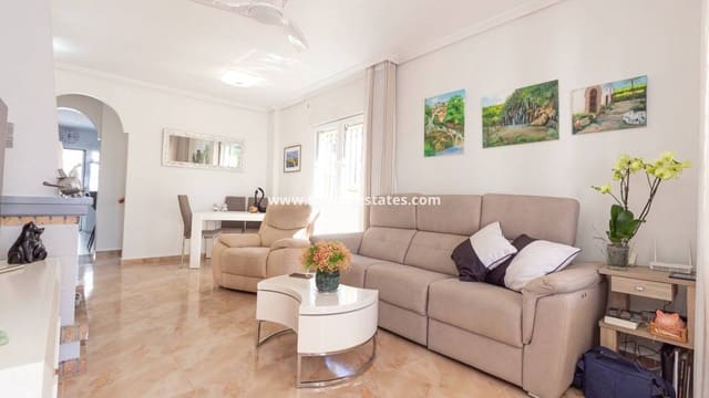 3 soverom Kjedet enebolig til salgs i La Zenia, Orihuela med svømmebasseng - € 312 000 (Ref: 9396706)