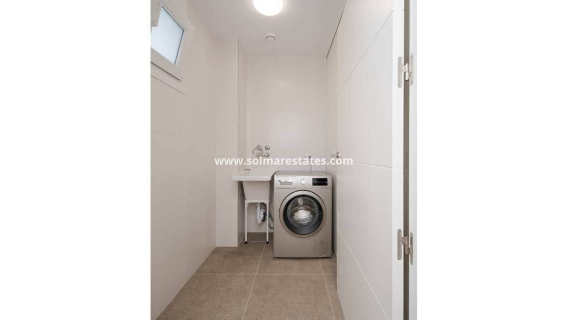 2 Zimmer Apartment zu verkaufen in Playa Flamenca mit Pool - 380.000 € (Ref: 9396707)