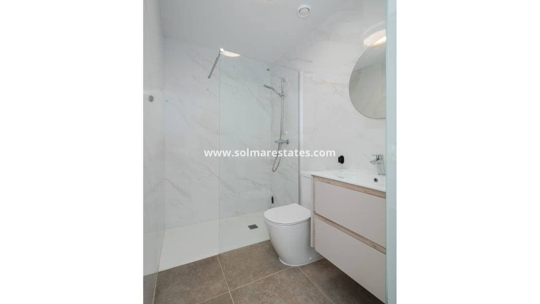 2 Zimmer Apartment zu verkaufen in Playa Flamenca mit Pool - 380.000 € (Ref: 9396707)