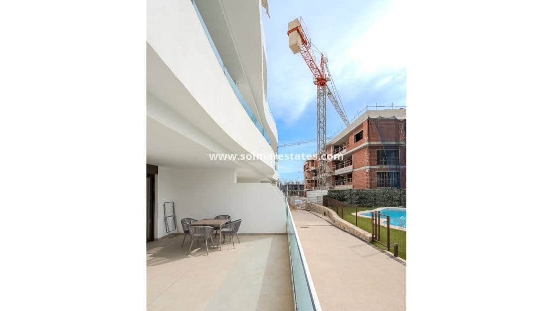 2 Zimmer Apartment zu verkaufen in Playa Flamenca mit Pool - 380.000 € (Ref: 9396707)