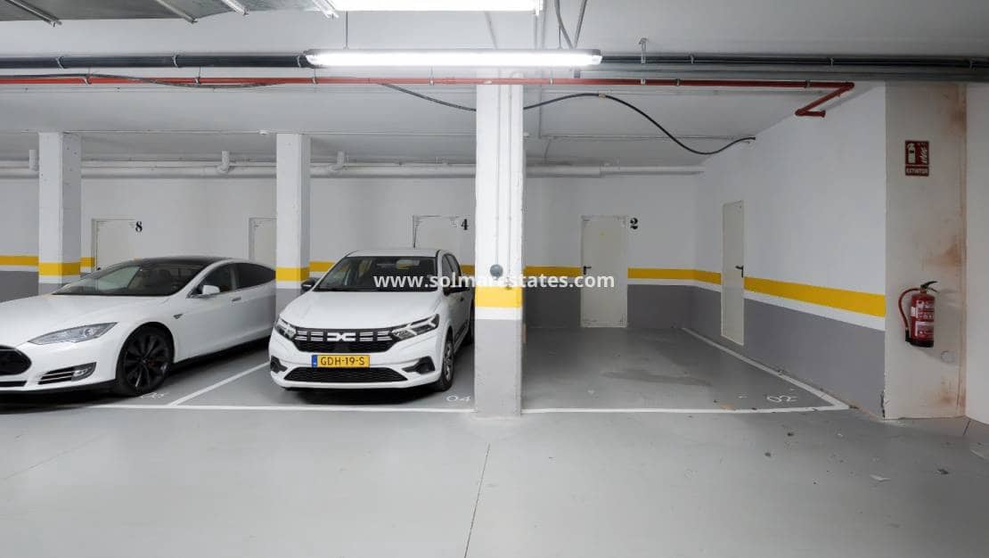 2 Zimmer Apartment zu verkaufen in Playa Flamenca mit Pool - 380.000 € (Ref: 9396707)