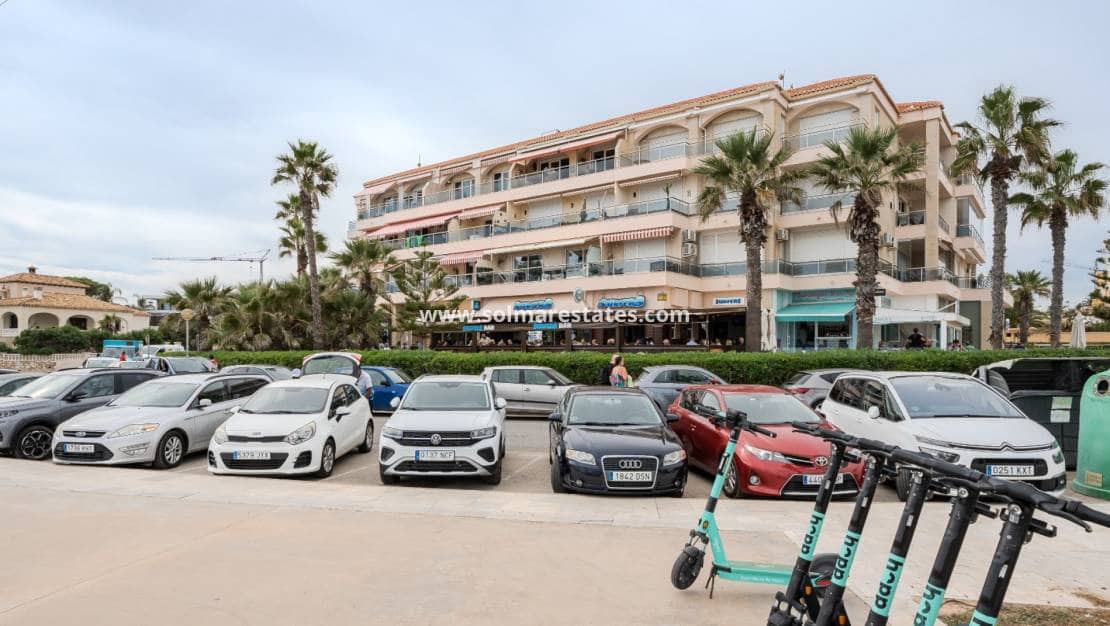 2 Zimmer Apartment zu verkaufen in Playa Flamenca mit Pool - 380.000 € (Ref: 9396707)