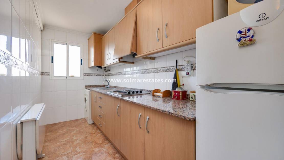 2 bedroom Apartment for sale in Torrevieja with pool - € 139,500 (Ref: 9396708)