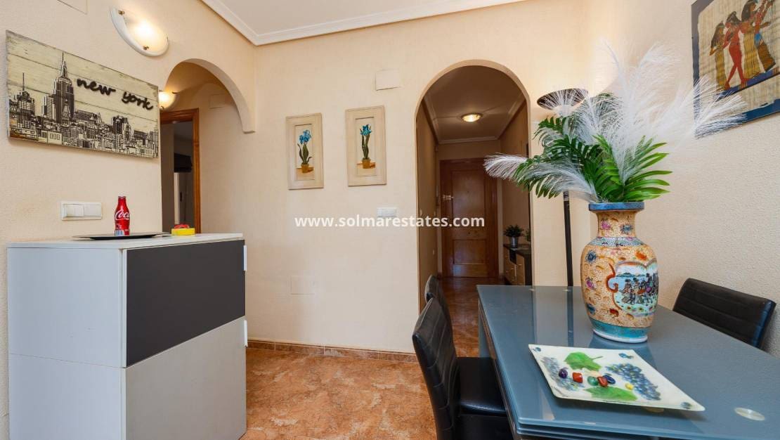 2 bedroom Apartment for sale in Torrevieja with pool - € 139,500 (Ref: 9396708)