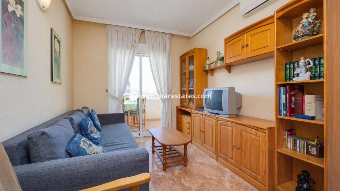 2 bedroom Apartment for sale in Torrevieja with pool - € 139,500 (Ref: 9396708)