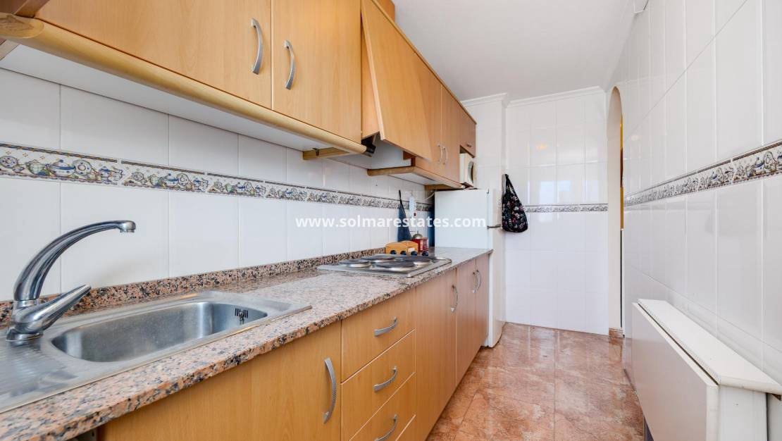 2 bedroom Apartment for sale in Torrevieja with pool - € 139,500 (Ref: 9396708)