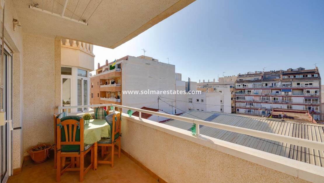 2 bedroom Apartment for sale in Torrevieja with pool - € 139,500 (Ref: 9396708)
