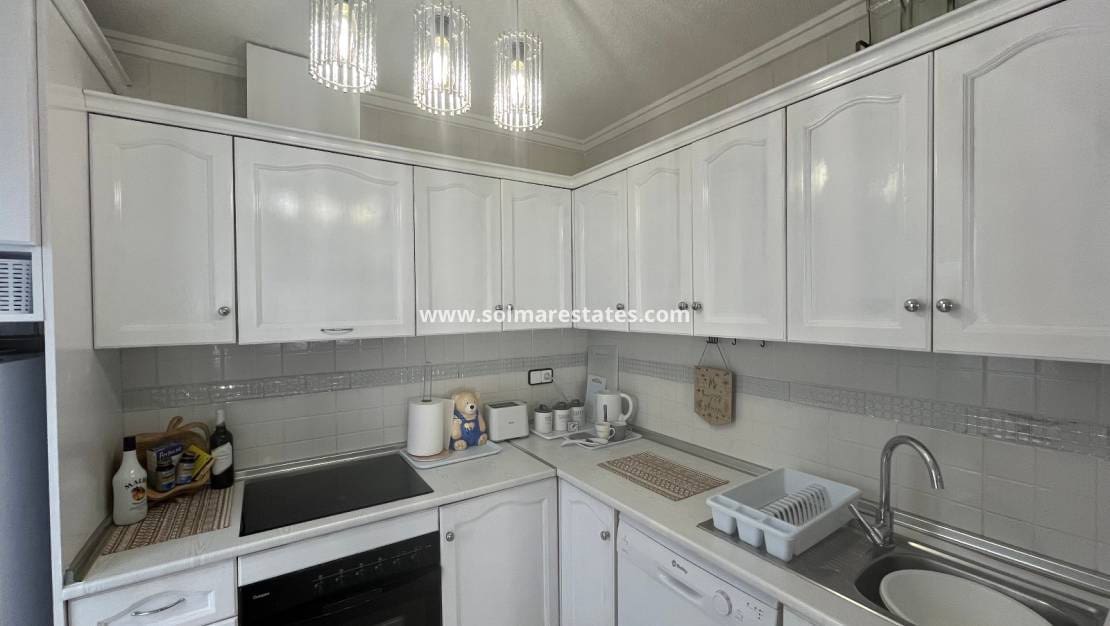 2 soveværelse Bungalow til salg i Orihuela Costa med swimmingpool - € 219.999 (Ref: 9398065)