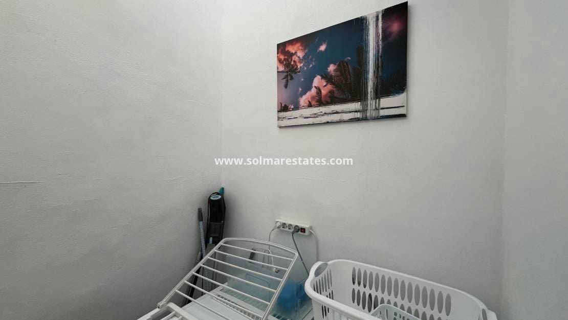 2 soveværelse Bungalow til salg i Orihuela Costa med swimmingpool - € 219.999 (Ref: 9398065)