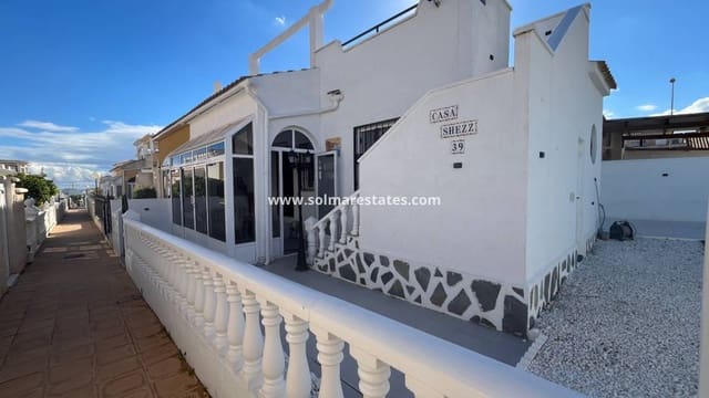 2 bedroom Bungalow for sale in Punta Prima, Orihuela with pool - € 219,999 (Ref: 9398065)