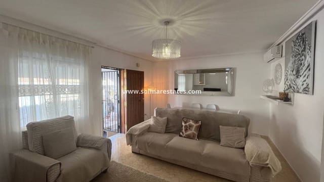 2 bedroom Bungalow for sale in Punta Prima, Orihuela with pool - € 219,999 (Ref: 9398065)
