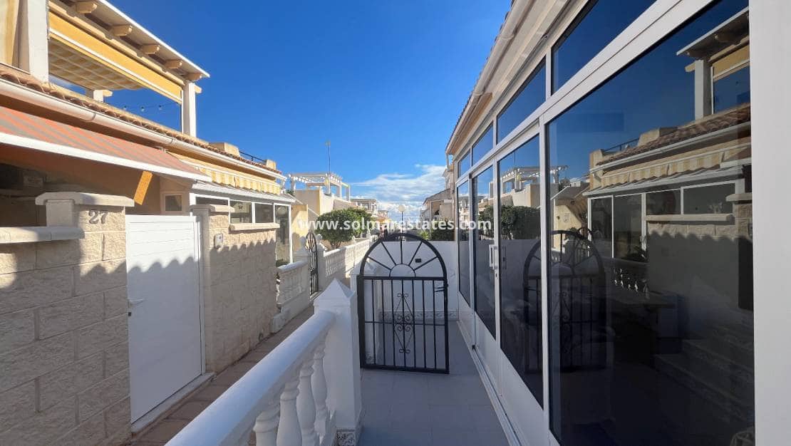 2 soveværelse Bungalow til salg i Orihuela Costa med swimmingpool - € 219.999 (Ref: 9398065)