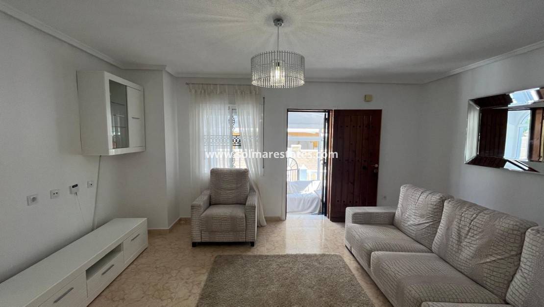 2 soveværelse Bungalow til salg i Orihuela Costa med swimmingpool - € 209.999 (Ref: 9398065)