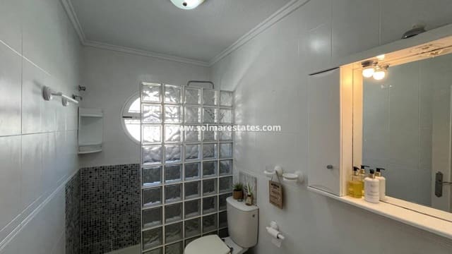 2 sovrum Bungalow till salu i Punta Prima, Orihuela med pool - 209 999 € (Ref: 9398065)