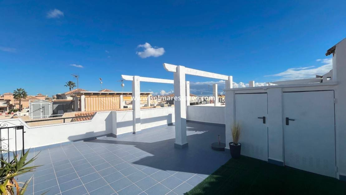 2 soveværelse Bungalow til salg i Orihuela Costa med swimmingpool - € 209.999 (Ref: 9398065)