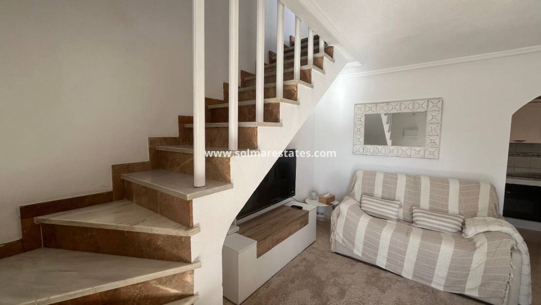 3 soverom Hus til salgs i Orihuela Costa med svømmebasseng - € 249 999 (Ref: 9398066)