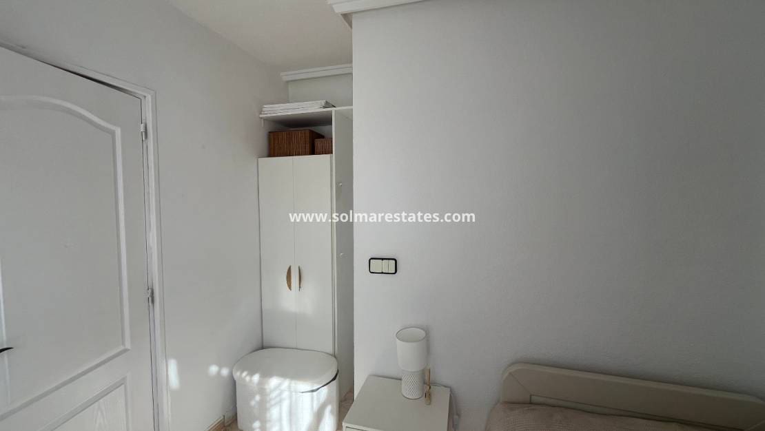 3 soverom Hus til salgs i Orihuela Costa med svømmebasseng - € 249 999 (Ref: 9398066)