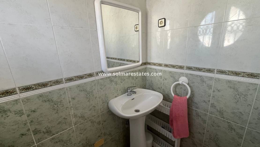 3 soverom Hus til salgs i Orihuela Costa med svømmebasseng - € 249 999 (Ref: 9398066)