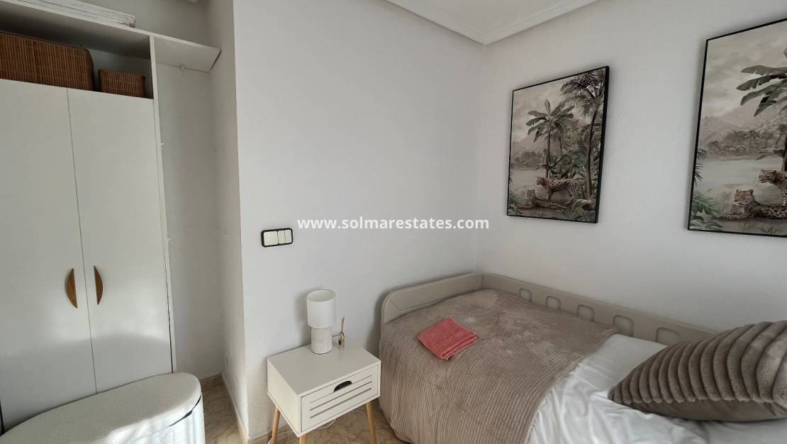 3 soverom Hus til salgs i Orihuela Costa med svømmebasseng - € 249 999 (Ref: 9398066)