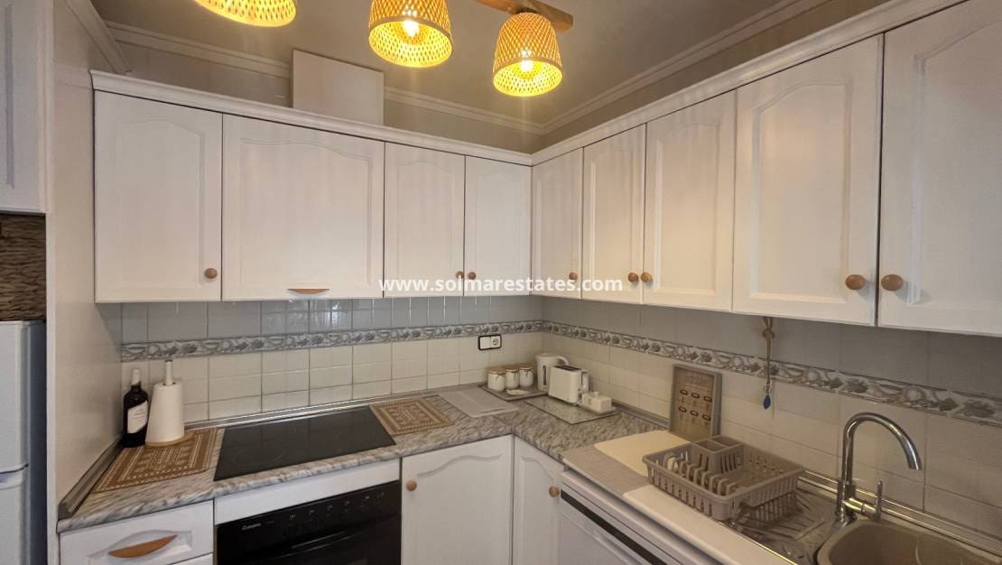 3 soverom Hus til salgs i Orihuela Costa med svømmebasseng - € 249 999 (Ref: 9398066)