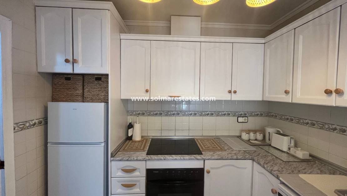 3 soverom Hus til salgs i Orihuela Costa med svømmebasseng - € 249 999 (Ref: 9398066)