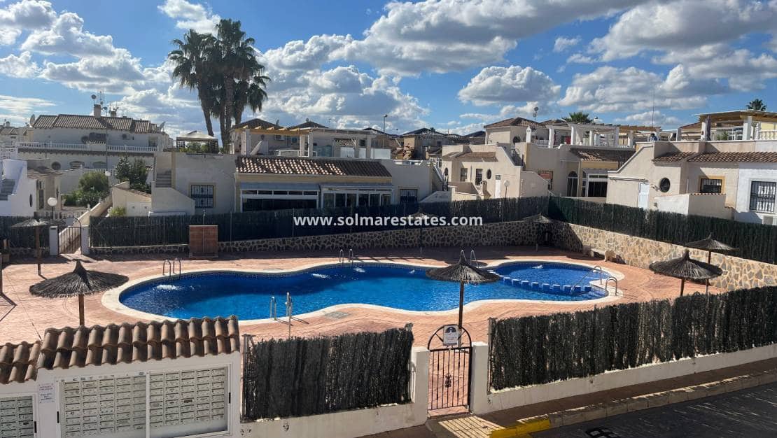 3 soverom Hus til salgs i Orihuela Costa med svømmebasseng - € 249 999 (Ref: 9398066)