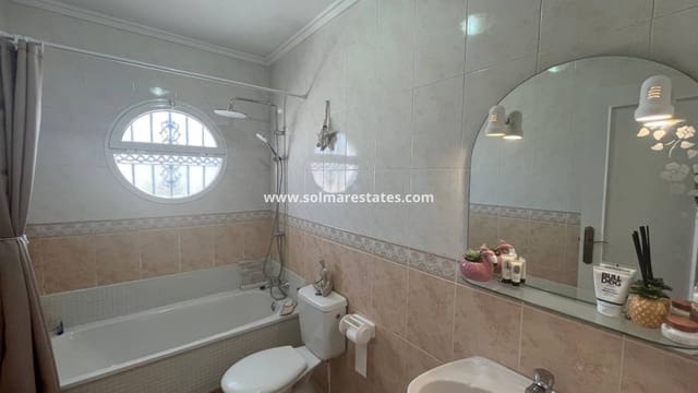 3 bedroom Townhouse for sale in Punta Prima, Orihuela with pool - € 249,999 (Ref: 9398066)