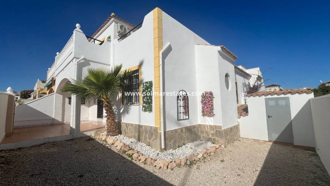 3 soverom Hus til salgs i Orihuela Costa med svømmebasseng - € 249 999 (Ref: 9398066)