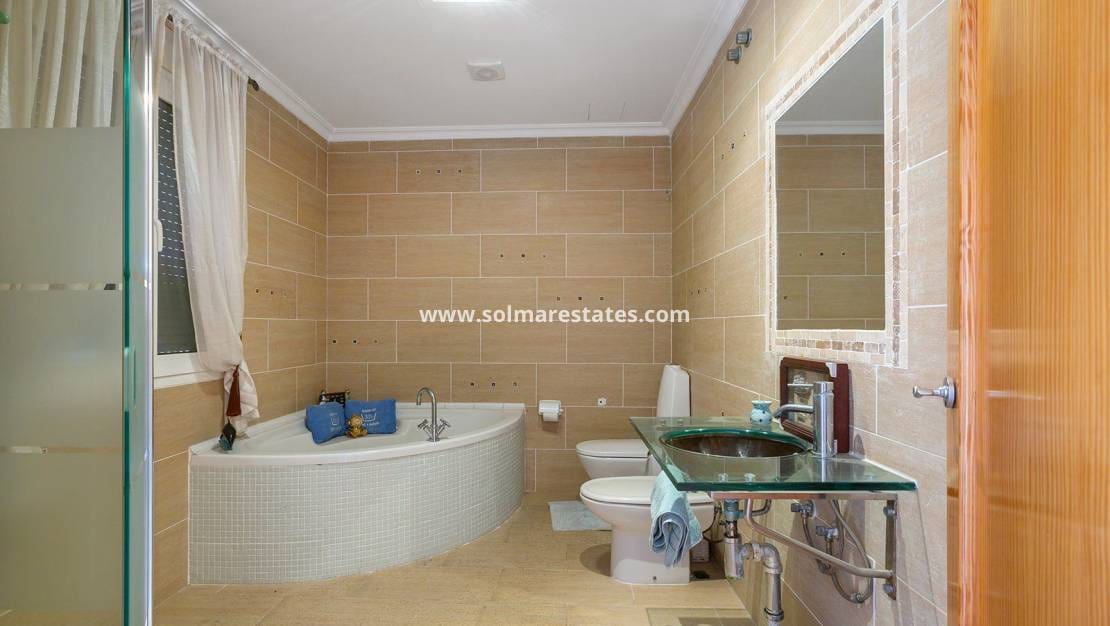 6 chambre Villa/Maison à vendre à Los Balcones avec piscine - 617 000 € (Ref: 9401019)