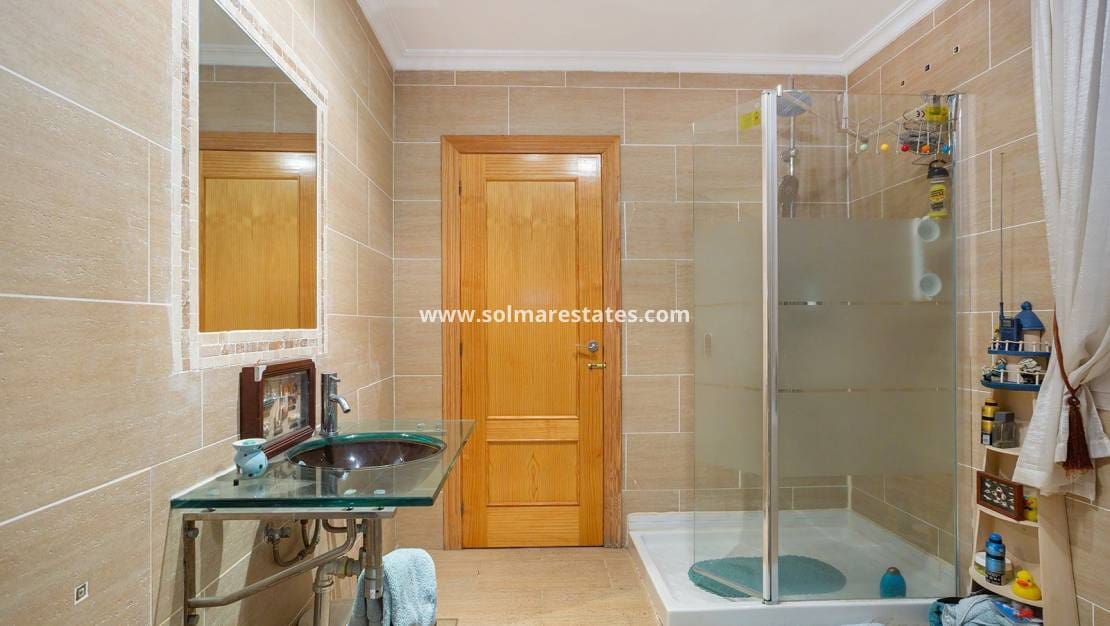 6 chambre Villa/Maison à vendre à Los Balcones avec piscine - 617 000 € (Ref: 9401019)