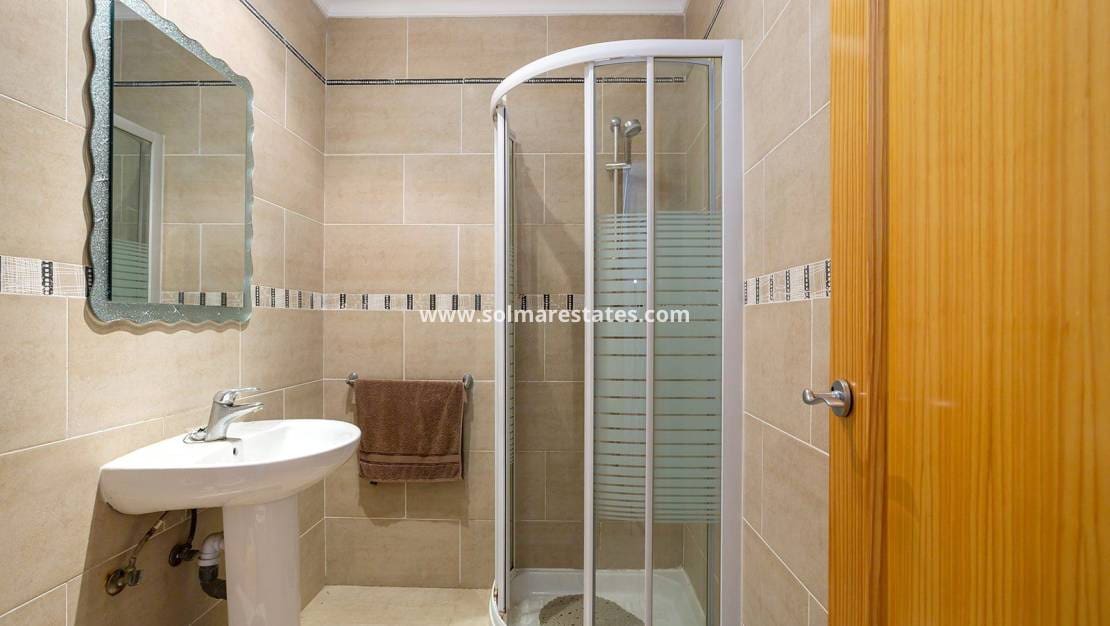 6 chambre Villa/Maison à vendre à Los Balcones avec piscine - 617 000 € (Ref: 9401019)