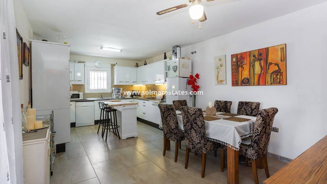 6 chambre Villa/Maison à vendre à Los Balcones avec piscine - 617 000 € (Ref: 9401019)