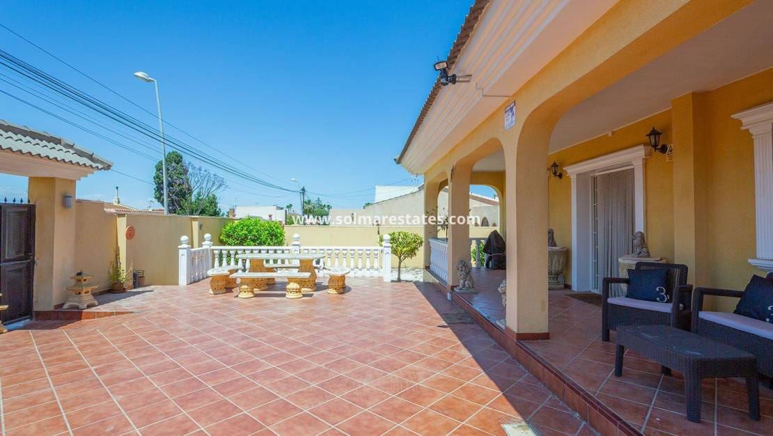 6 chambre Villa/Maison à vendre à Los Balcones avec piscine - 617 000 € (Ref: 9401019)