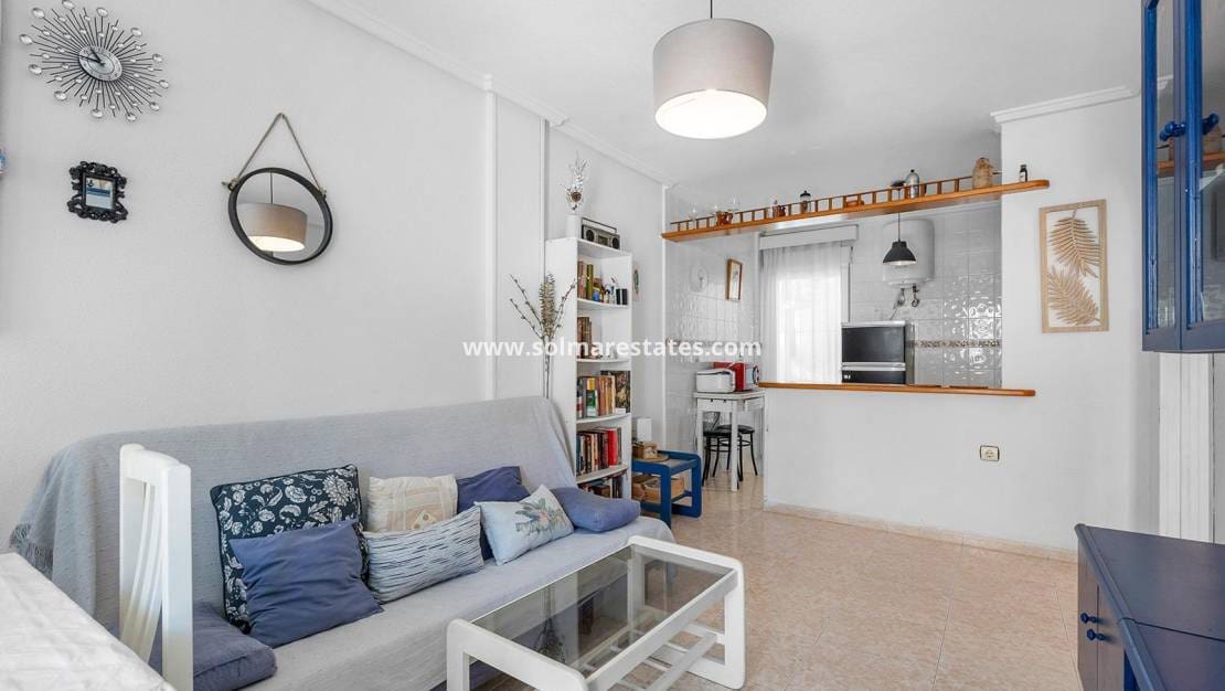 2 soverom Bungalow til salgs i Torrevieja med svømmebasseng - € 164 300 (Ref: 9401758)