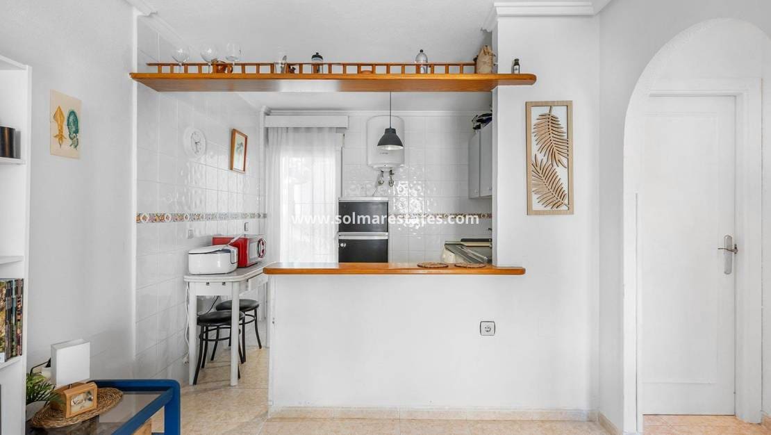 2 soverom Bungalow til salgs i Torrevieja med svømmebasseng - € 164 300 (Ref: 9401758)