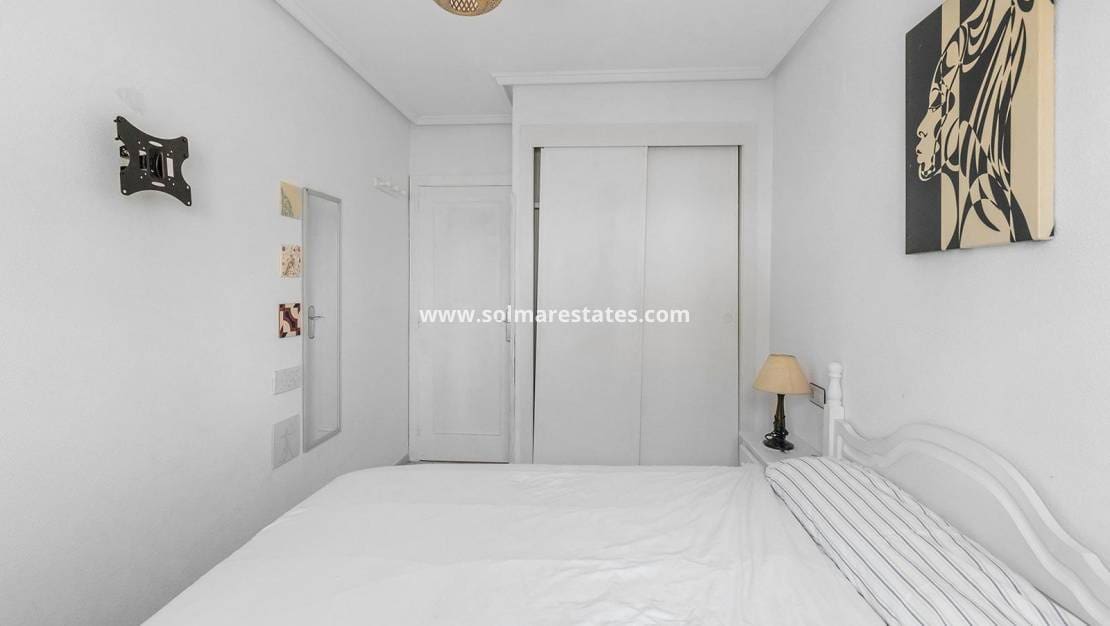 2 soverom Bungalow til salgs i Torrevieja med svømmebasseng - € 164 300 (Ref: 9401758)