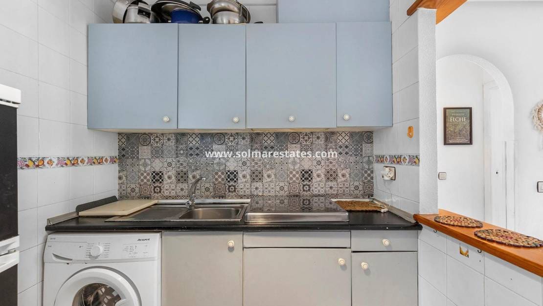 2 soverom Bungalow til salgs i Torrevieja med svømmebasseng - € 164 300 (Ref: 9401758)