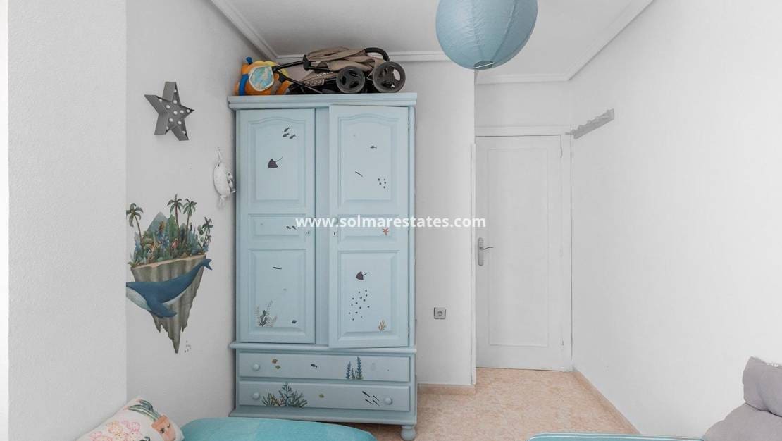 2 soverom Bungalow til salgs i Torrevieja med svømmebasseng - € 164 300 (Ref: 9401758)