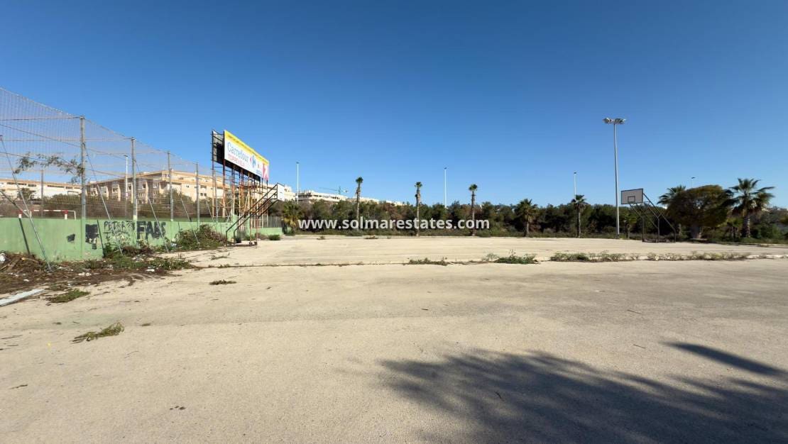 2 soverom Bungalow til salgs i Torrevieja med svømmebasseng - € 164 300 (Ref: 9401758)