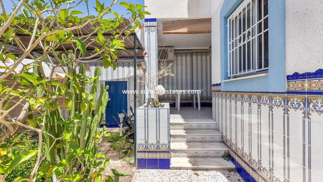 2 soverom Bungalow til salgs i Torrevieja med svømmebasseng - € 164 300 (Ref: 9401758)