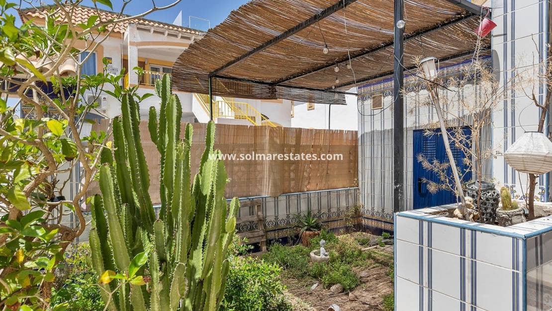 2 soverom Bungalow til salgs i Torrevieja med svømmebasseng - € 164 300 (Ref: 9401758)