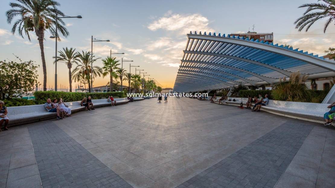 2 soverom Bungalow til salgs i Torrevieja med svømmebasseng - € 164 300 (Ref: 9401758)