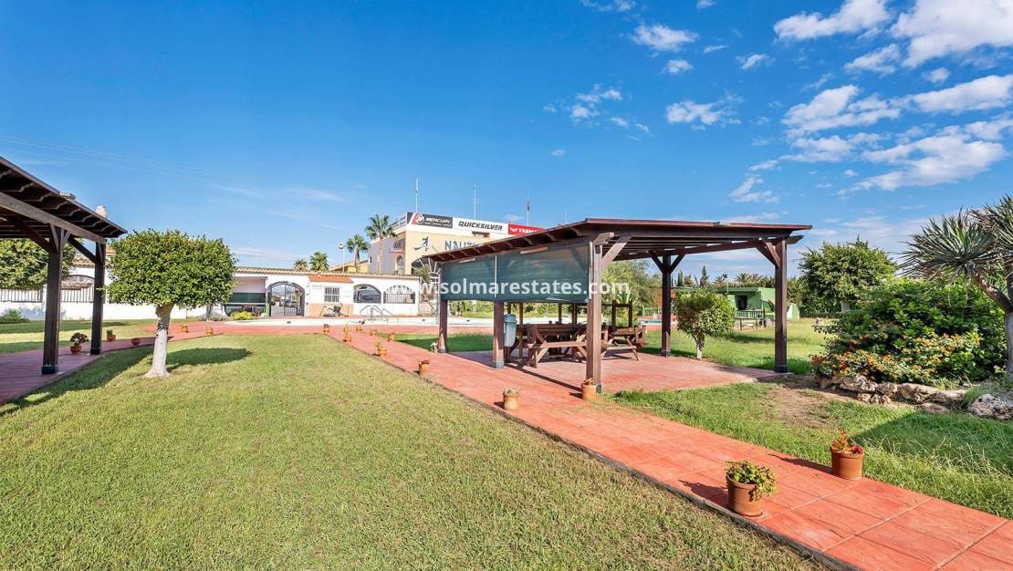 2 soverom Bungalow til salgs i Torrevieja med svømmebasseng - € 164 300 (Ref: 9401758)