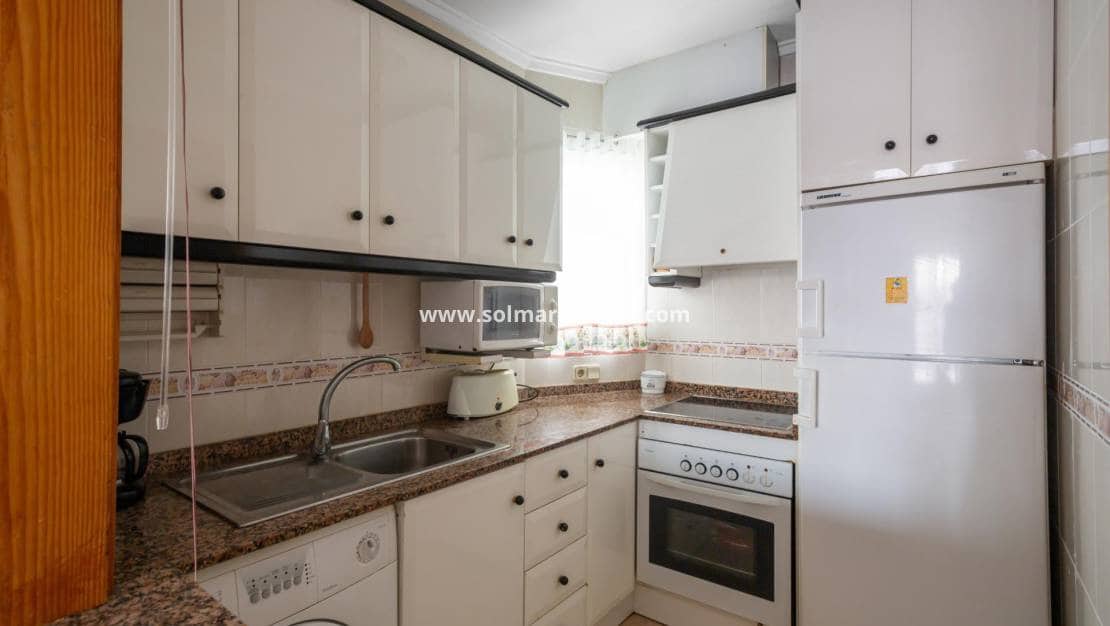 2 slaapkamer Appartement te koop in Torrevieja met zwembad - € 149.000 (Ref: 9401759)