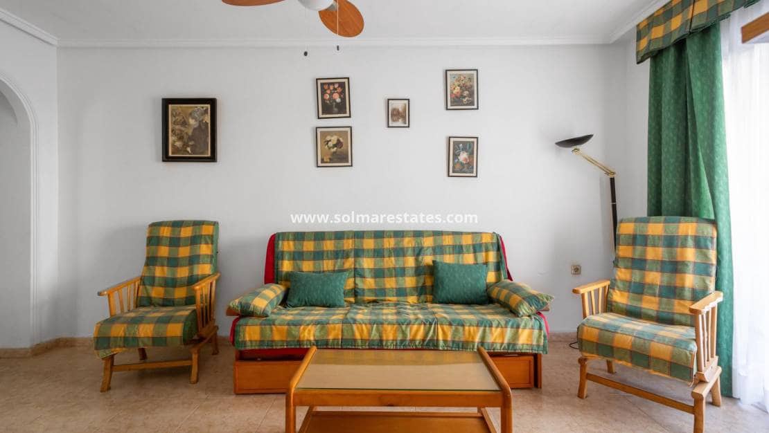 2 slaapkamer Appartement te koop in Torrevieja met zwembad - € 149.000 (Ref: 9401759)