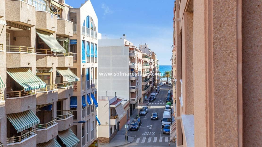 2 slaapkamer Appartement te koop in Torrevieja met zwembad - € 149.000 (Ref: 9401759)