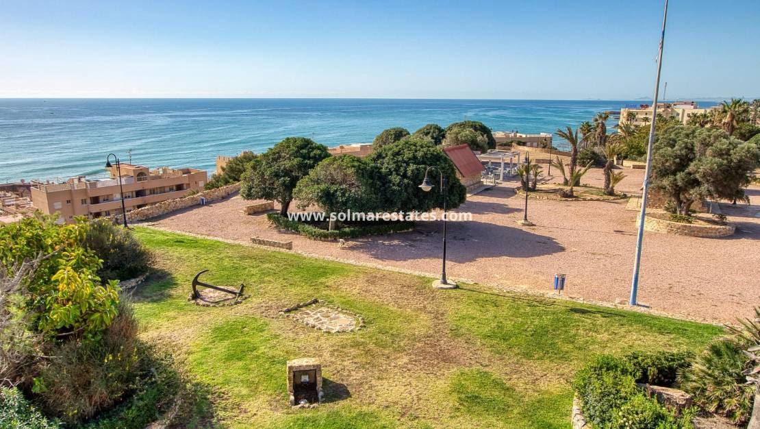 2 slaapkamer Appartement te koop in Torrevieja met zwembad - € 149.000 (Ref: 9401759)